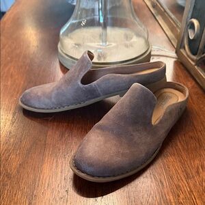 Born women’s Slip-On Shoes size 7. EUC